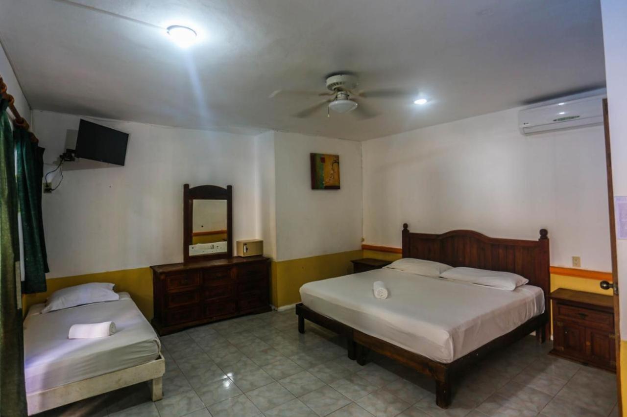 Hotel Vista Caribe 5Ta Av A 5 Pasos De La Playa Playa del Carmen Kültér fotó