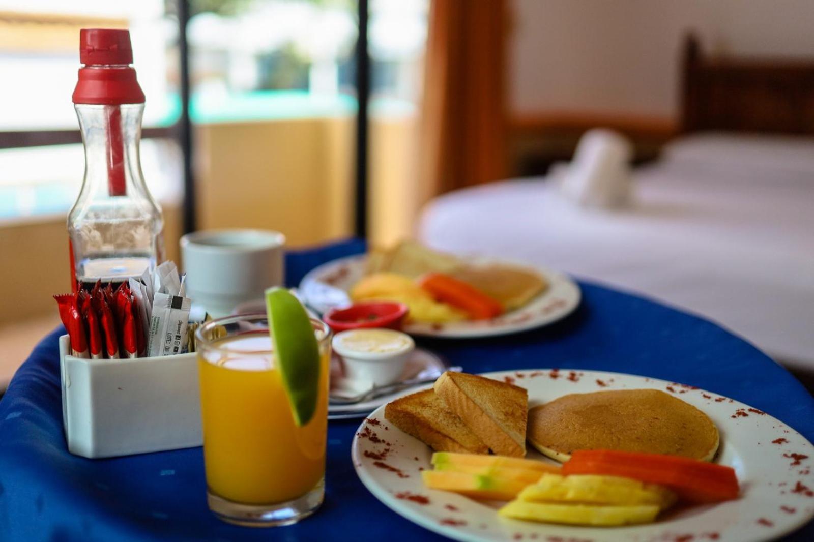 Hotel Vista Caribe 5Ta Av A 5 Pasos De La Playa Playa del Carmen Kültér fotó