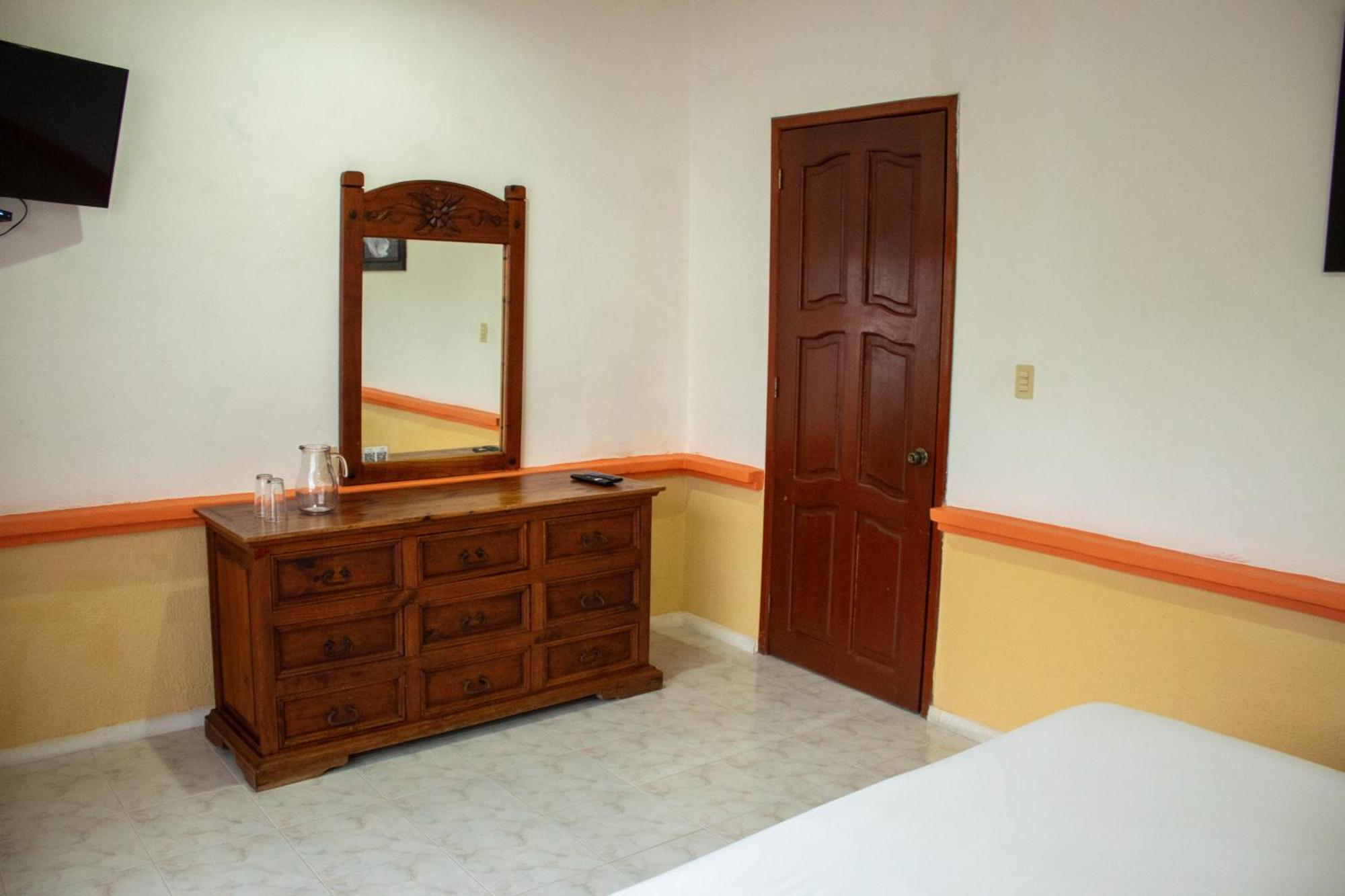 Hotel Vista Caribe 5Ta Av A 5 Pasos De La Playa Playa del Carmen Kültér fotó