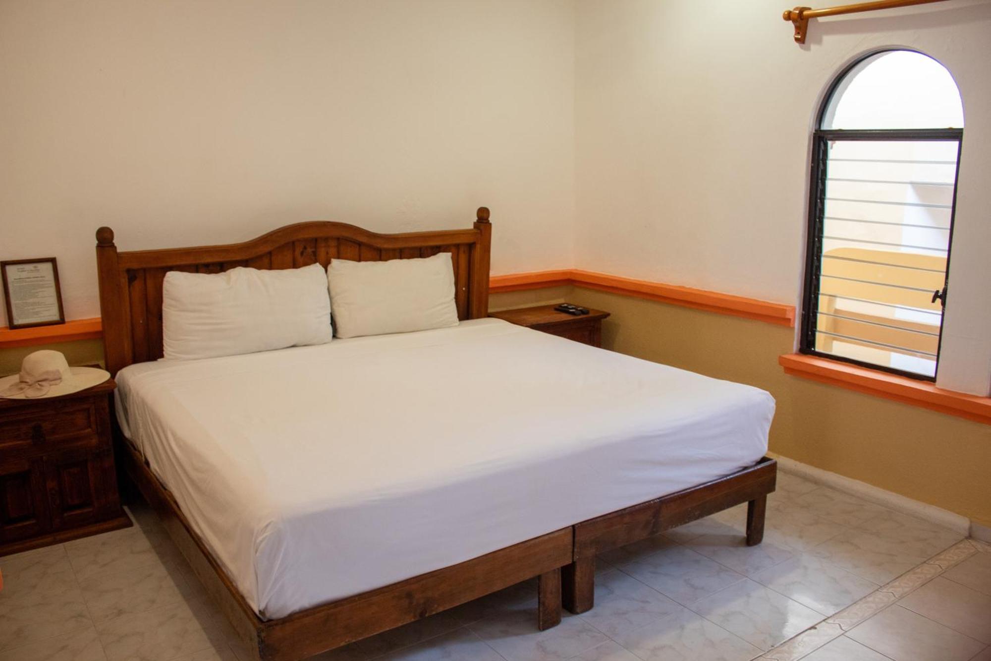 Hotel Vista Caribe 5Ta Av A 5 Pasos De La Playa Playa del Carmen Kültér fotó